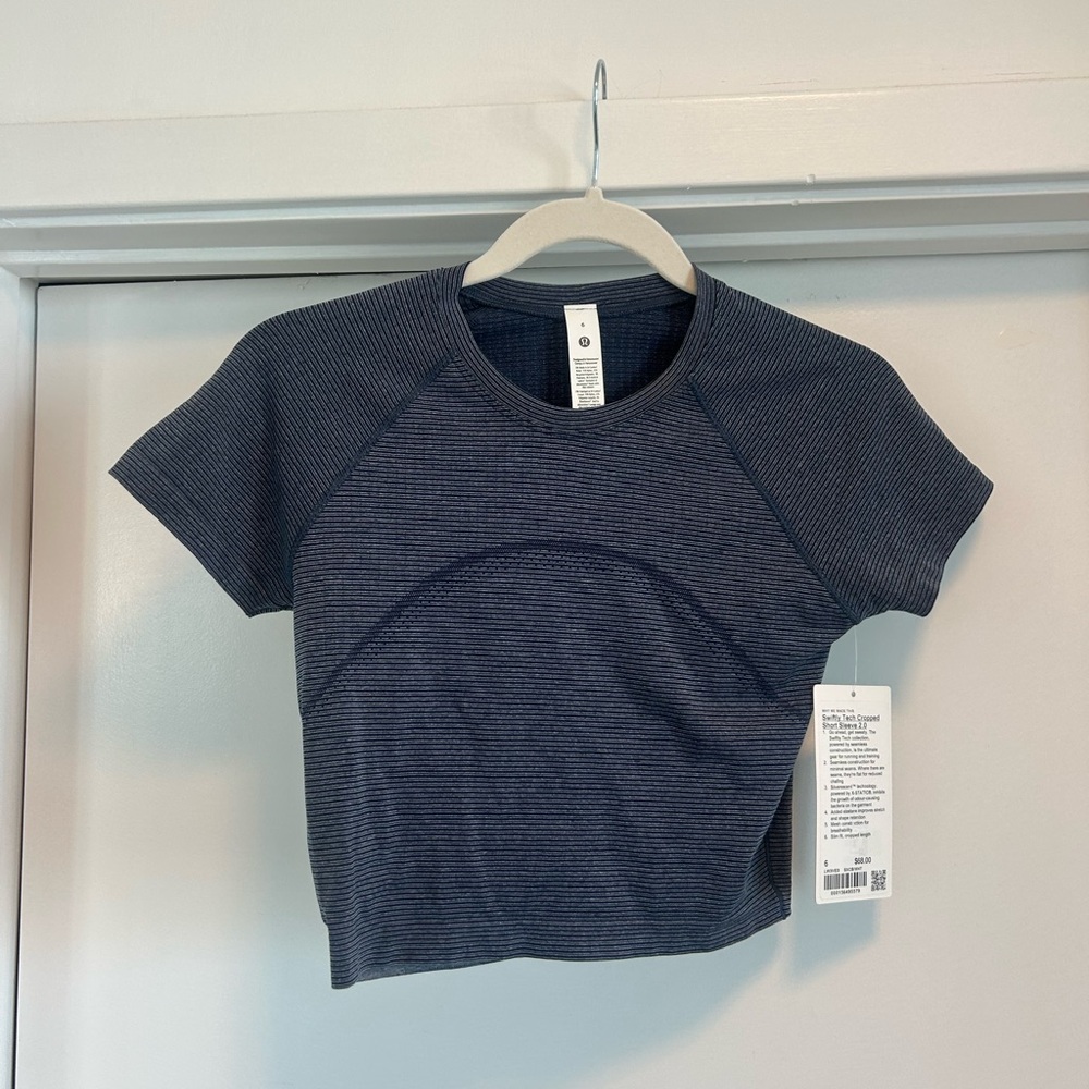 lululemon athletica Navy Blue Crop Top / NWT
